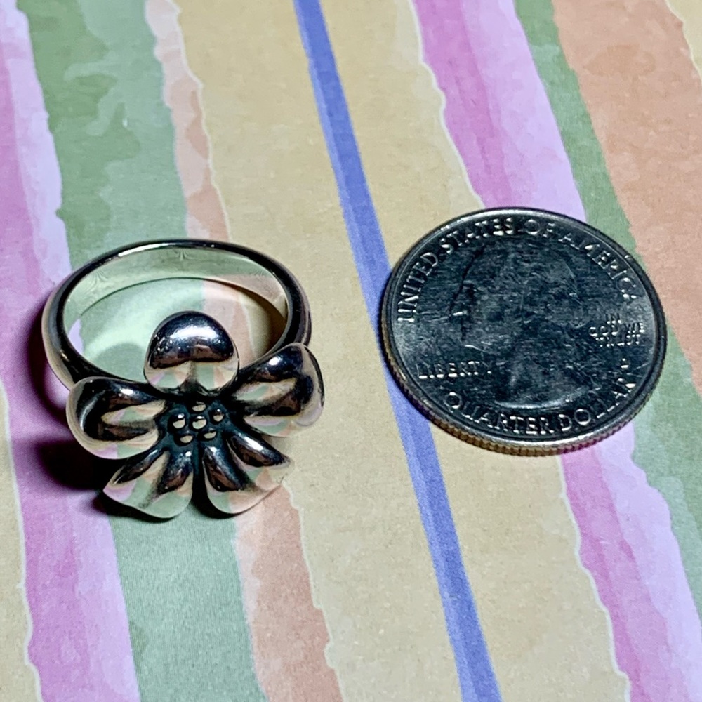 💝  Stunning RETIRED James Avery Sterling Silver Flower Ring  💝 - Picture 9 of 10